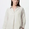 Camicia da donna in Premium Linen con collo alla marinara e maniche a 3/4 | A righe Camicia da donna in Premium Linen con collo alla marinara e maniche a 3/4 | A righe