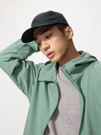 Cappellino unisex con protezione UV e tessuto elasticizzato in due direzioni