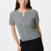 Cardigan da donna con bordi smerlati Cardigan da donna con bordi smerlati