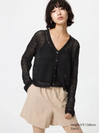 Cardigan da donna con collo a V lavorato all’uncinetto Cardigan da donna con collo a V lavorato all’uncinetto