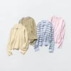 Cardigan da donna in morbido cotone con scollo a V Cardigan da donna in morbido cotone con scollo a V