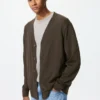 Cardigan da uomo in maglia con scollo a V