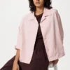 Giacca corta da donna con collo aperto in pantaloncini