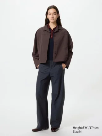Giacca corta da donna con collo aperto in pantaloncini
