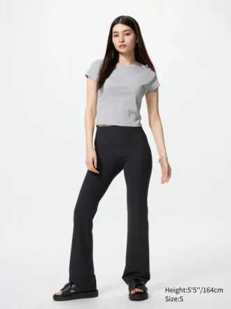 Leggings a zampa d’elefante con costine morbide AIRism da donna