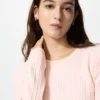 Maglione da donna con mini trecce Maglione da donna con mini trecce