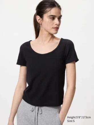 Mini T-shirt da donna con collo rotondo in punto pizzo