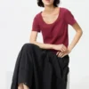 Mini T-shirt da donna con collo rotondo in punto pizzo Mini T-shirt da donna con collo rotondo in punto pizzo