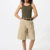 Pantaloncini lunghi plissettati in jersey da donna Pantaloncini lunghi plissettati in jersey da donna