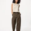 Pantaloni affusolati da donna in misto lino e cotone