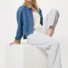 Pantaloni affusolati da donna in misto lino e cotone | A righe Pantaloni affusolati da donna in misto lino e cotone | A righe