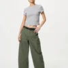 Pantaloni cargo a zampa d’elefante da donna Pantaloni cargo a zampa d’elefante da donna