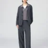 Pantaloni da donna a vita alta e taglio dritto Pantaloni da donna a vita alta e taglio dritto