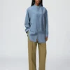 Pantaloni da donna a vita alta e taglio dritto Pantaloni da donna a vita alta e taglio dritto