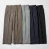 Pantaloni unisex a zampa larga con pieghe Pantaloni unisex a zampa larga con pieghe