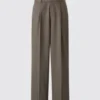 Pantaloni unisex a zampa larga con pieghe Pantaloni unisex a zampa larga con pieghe