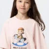 T-shirt con stampa Pop Mart UT per bambini T-shirt con stampa Pop Mart UT per bambini
