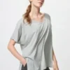 T-shirt da donna AIRism con scollo a V e vestibilità comoda | 2 Way T-shirt da donna AIRism con scollo a V e vestibilità comoda | 2 Way