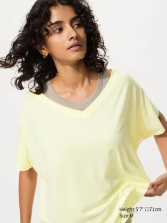 T-shirt da donna AIRism con scollo a V e vestibilità comoda | 2 Way