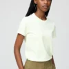 T-shirt da donna con collo rotondo T-shirt da donna con collo rotondo