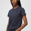 T-shirt da donna con collo rotondo T-shirt da donna con collo rotondo