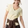 T-shirt da donna in cotone fiammato con scollo a V T-shirt da donna in cotone fiammato con scollo a V
