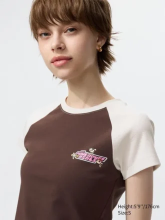 T-shirt grafica da donna con personaggi allegri UT