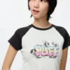 T-shirt grafica da donna con personaggi allegri UT