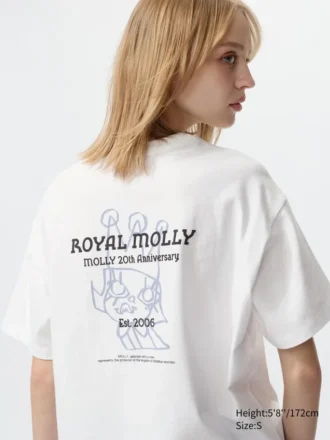 T-shirt grafica Pop Mart Ut da donna