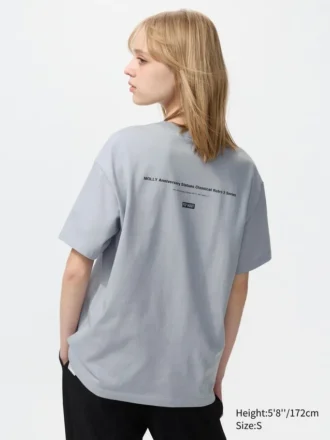 T-shirt grafica Pop Mart Ut da donna