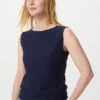 T-shirt senza maniche da donna con collo a barchetta e arricciature T-shirt senza maniche da donna con collo a barchetta e arricciature