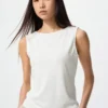 T-shirt senza maniche da donna in jersey crepe con scollo a barchetta T-shirt senza maniche da donna in jersey crepe con scollo a barchetta