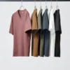 T-shirt unisex con scollo a V T-shirt unisex con scollo a V