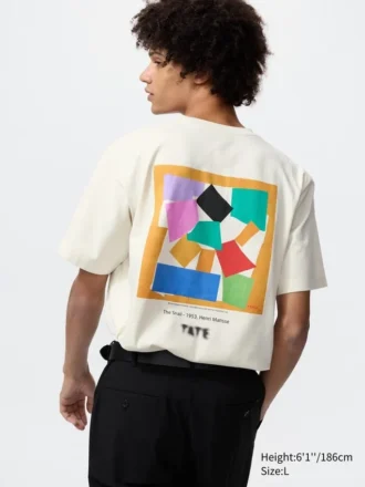 unisex curated by tate dalla collezione ut graphic t shirt 1 5 330x440 - Unisex Curated by Tate: dalla collezione Ut Graphic T-shirt