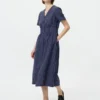 Vestito da donna in misto lino con scollo a V | A righe Vestito da donna in misto lino con scollo a V | A righe